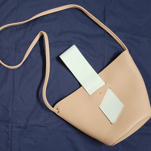 Miniso Sling Basket Bag - Picture 3 of 7